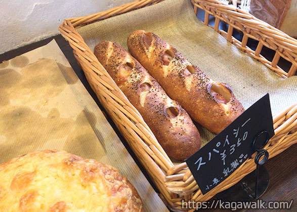 ハード系のパンが多い印象