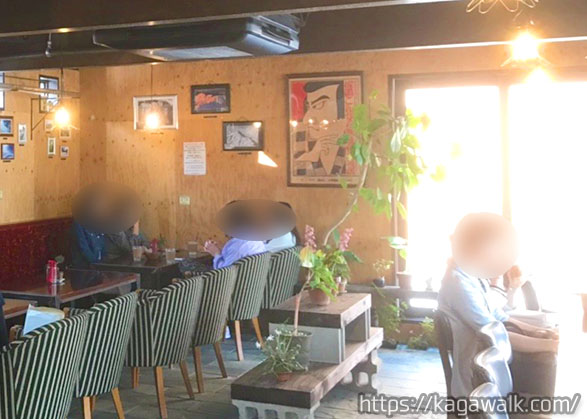 アカボシ珈琲店のカフェスペース