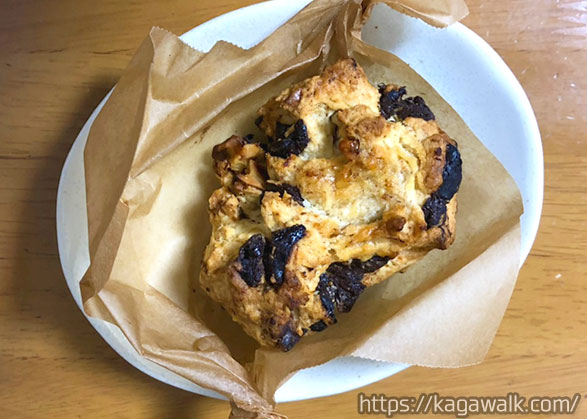 ごつごつスコーン(チョコレートとくるみ)250円