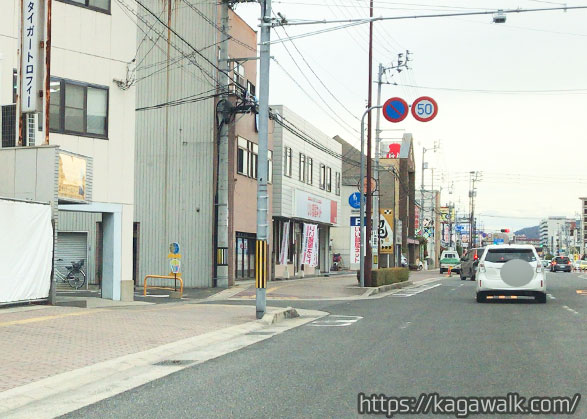 川東菓子店は高松国際ホテルがある通りにある人気のケーキ屋さん！道沿いに看板があります
