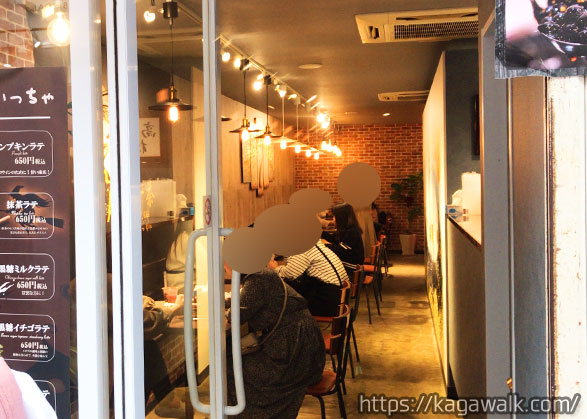 高松にはいくつかタピオカ専門店がありますが、ここは唯一カフェスペースがあるのも人気の秘密かもしれません＾＾ （もちろんテイクアウトにも対応しています）